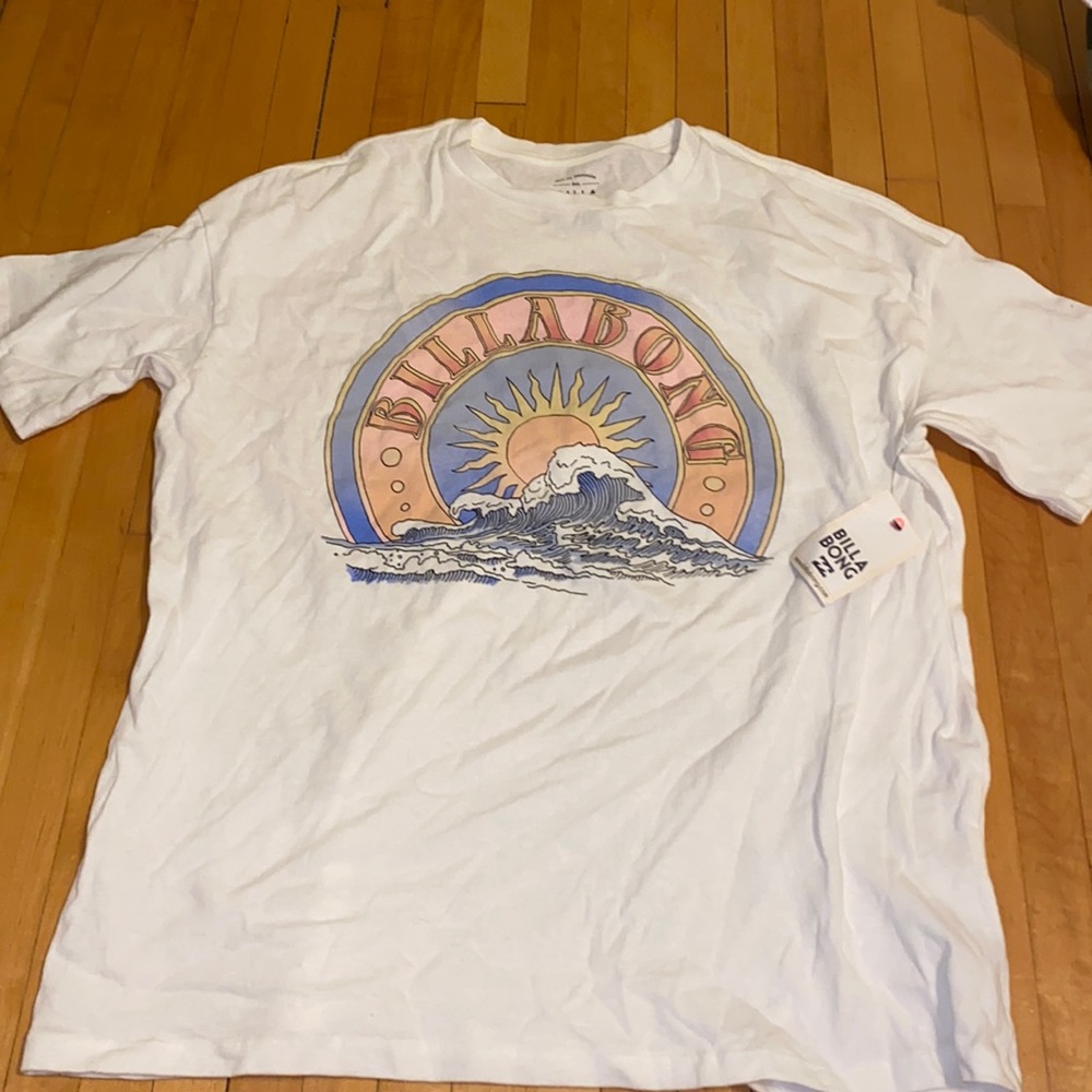 NWT oversized billabong T